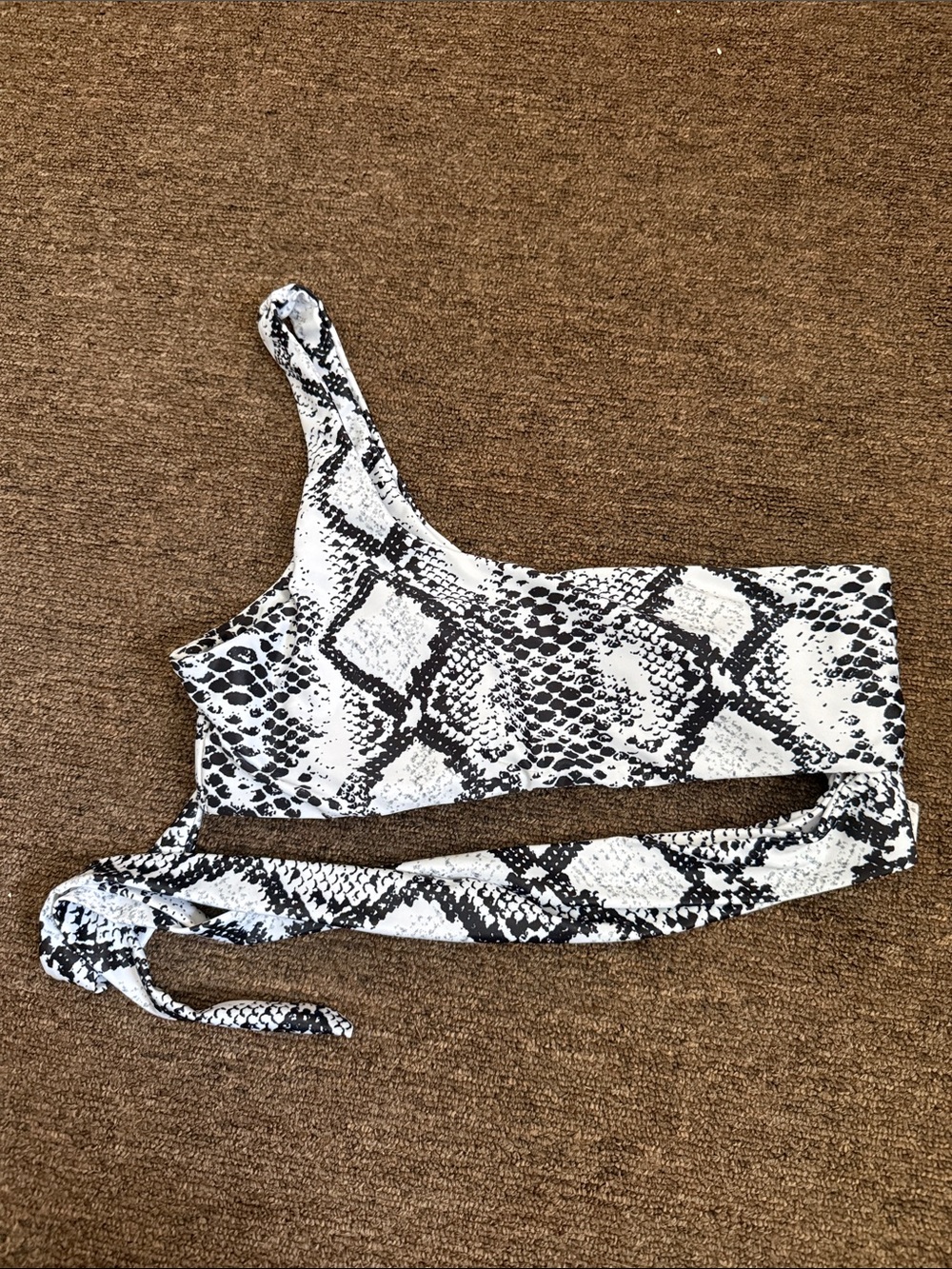 SHEIN Black & White Snakeskin One-Shoulder Bikini Top